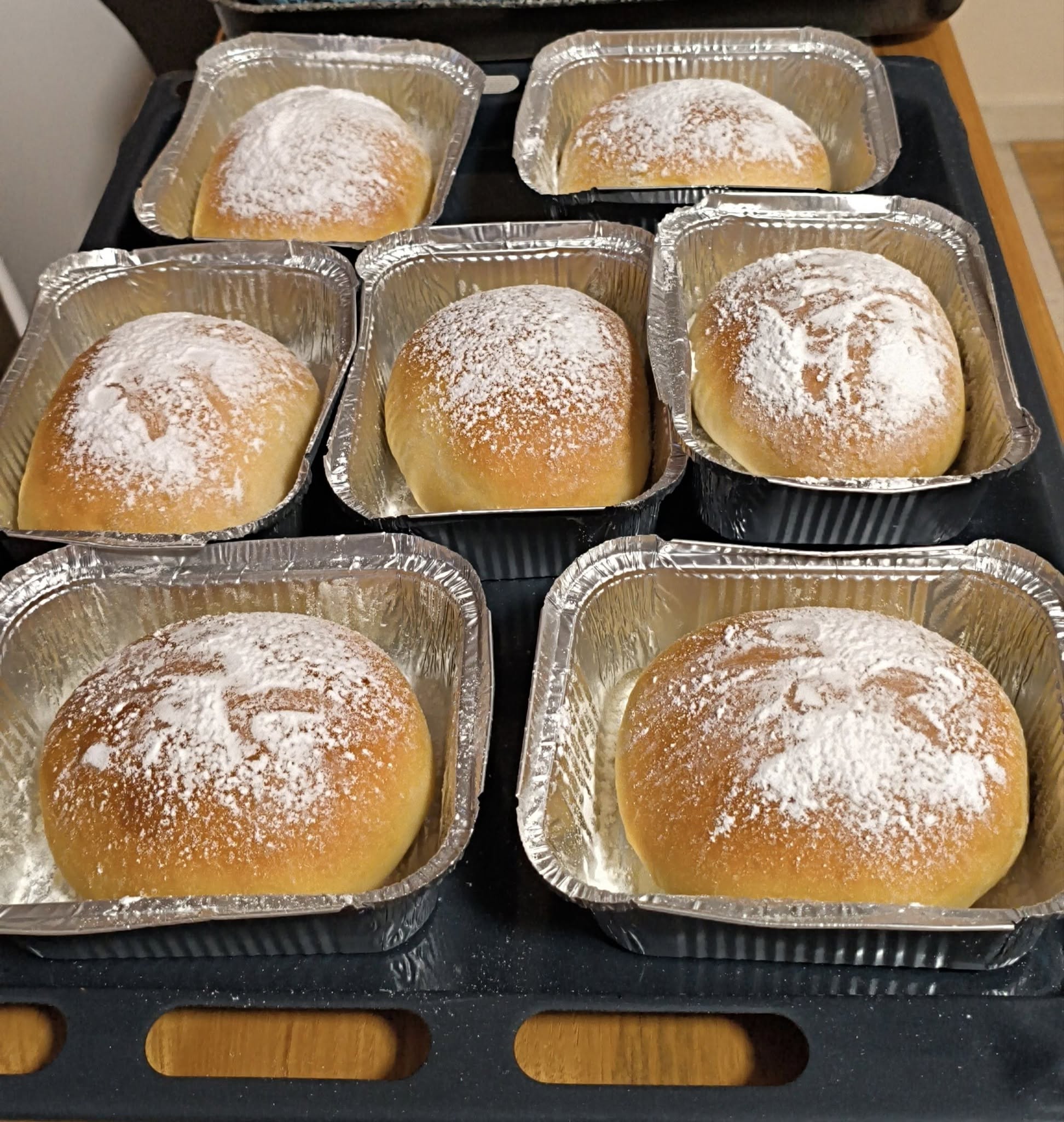 brioches pandoro, brioche pandoro ripiene, brioches pandoro nutella, ricetta brioches pandoro, brioche soffici, dolci lievitati, ricetta brioche, brioche fatte in casa, brioches pandoro, brioche pandoro senza glutine, brioche pandoro vegane, brioche pandoro con crema al latte, brioche pandoro con crema pasticcera, brioche pandoro con crema al pistacchio, brioche pandoro con ricotta e cioccolato, brioche pandoro con marmellata, brioche pandoro salate, colazione fatta in casa, merenda fatta in casa, buffet di dolci, dolci fatti in casa, pasticceria fatta in casa, ricette della nonna, cucina italiana, farina manitoba, lievito di birra, burro morbido, scorza di limone, scorza d'arancia, estratto di vaniglia, nutella, come fare le brioches pandoro, lievitazione brioches, cottura brioches, spennellatura latte, stampi monoporzione, sac à poche, pirlatura, incordatura impasto, doppia lievitazione