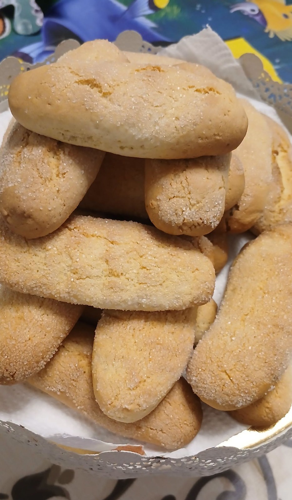 biscotti da inzuppo, biscotti semplici, ricetta biscotti da inzuppo, biscotti fatti in casa, biscotti croccanti, biscotti da colazione, biscotti da merenda, biscotti da inzuppo senza glutine, biscotti da inzuppo vegani, biscotti da inzuppo al cacao, biscotti da inzuppo alle mandorle, biscotti da inzuppo alle nocciole, biscotti da inzuppo al limone, biscotti da inzuppo all'arancia, biscotti da inzuppo alla cannella, biscotti da inzuppo con gocce di cioccolato, biscotti da inzuppo con frutta secca, colazione fatta in casa, merenda fatta in casa, buffet di dolci, dolci fatti in casa, pasticceria fatta in casa, ricette della nonna, cucina italiana, uova, zucchero semolato, latte intero, olio di semi, farina 00, ammoniaca per dolci, aroma vaniglia, sale, come fare i biscotti da inzuppo, cottura biscotti, cilindretti di impasto, zucchero in superficie, conservazione biscotti, biscotti per il latte, biscotti per il tè, biscotti per il caffè, biscotti per la cioccolata calda